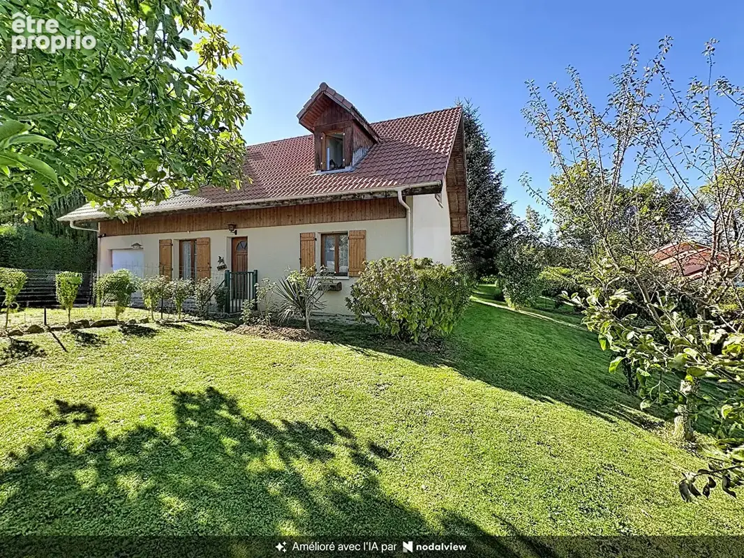 Maison à LA ROCHE-SUR-FORON