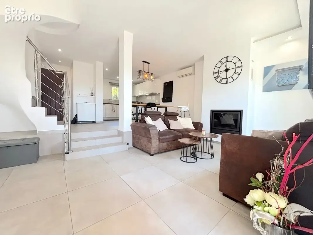Maison à vendre 4 pièces MOUGINS (06) - photo 3
