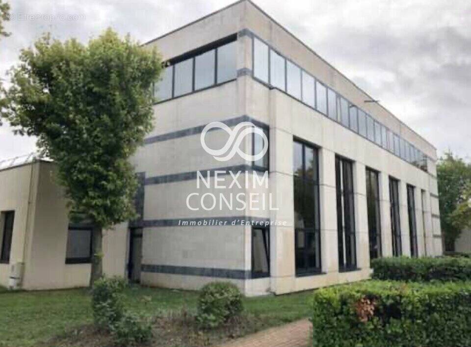 Commerce à GENNEVILLIERS