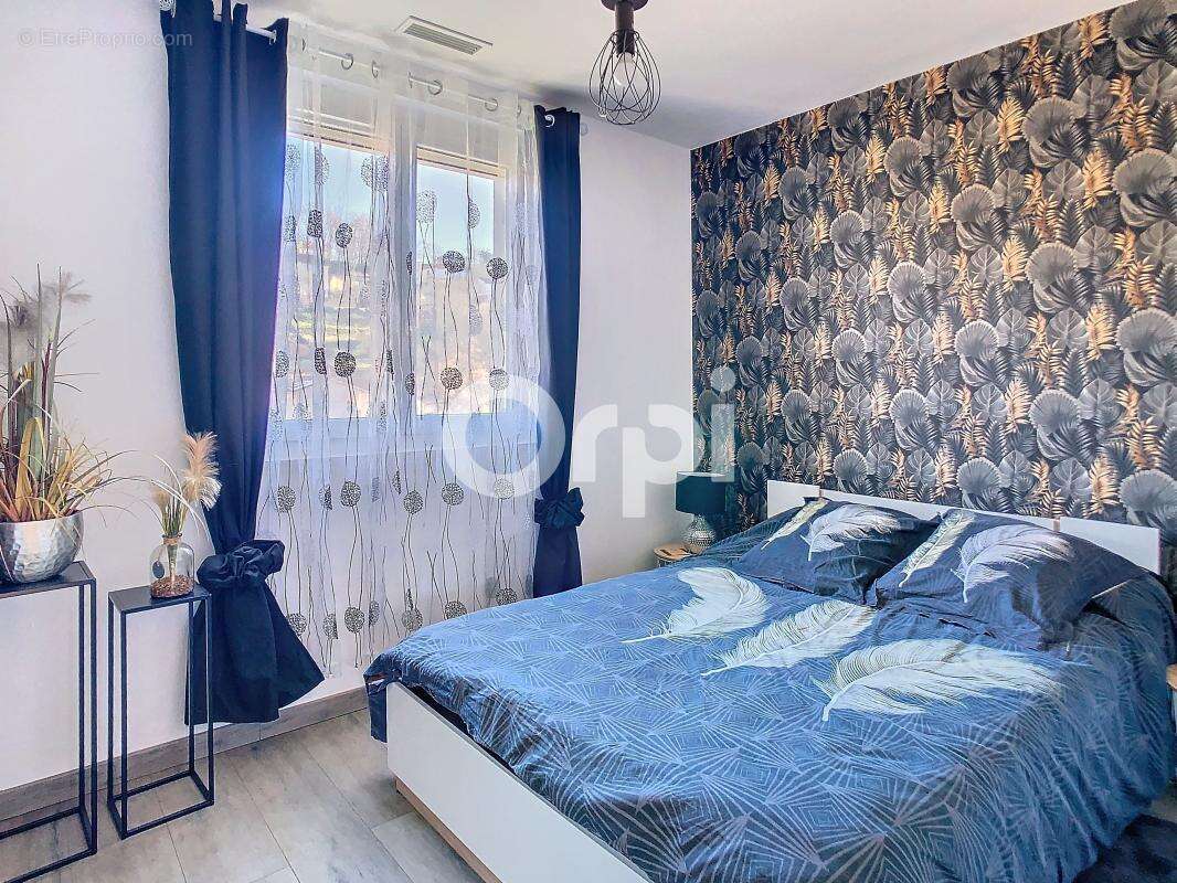 Maison à NOTRE-DAME-DE-SANILHAC