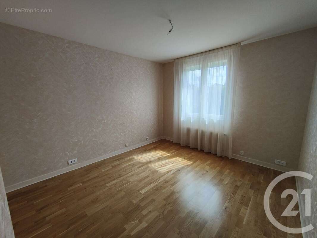 Maison à COSNE-COURS-SUR-LOIRE