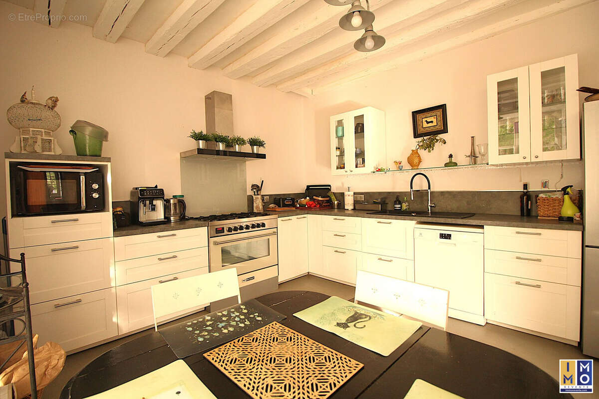 Maison à MEHUN-SUR-YEVRE