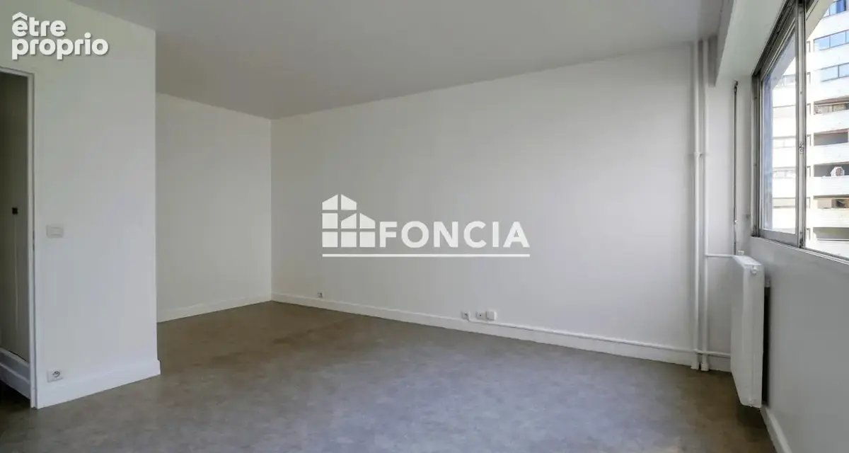 Studio de 31.99 m² + place de parking + cave - métro 8 Créteil-Préfecture - photo 4