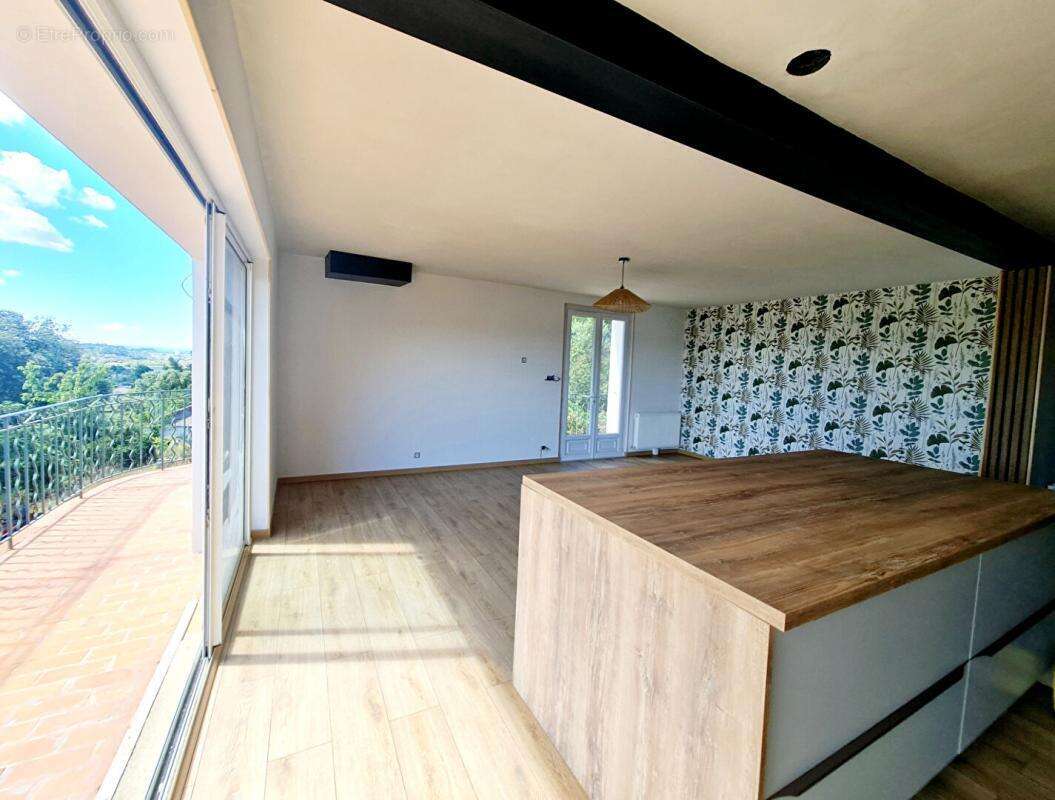 Villa 195 m² - 5 chambres - Terrain 5 267 m² - photo 3