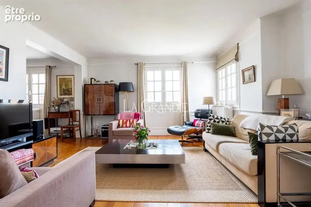 Paris 16 - La Muette OCDE - 6ème/dernier étage - 5 pièces - 3 ch - photo 3