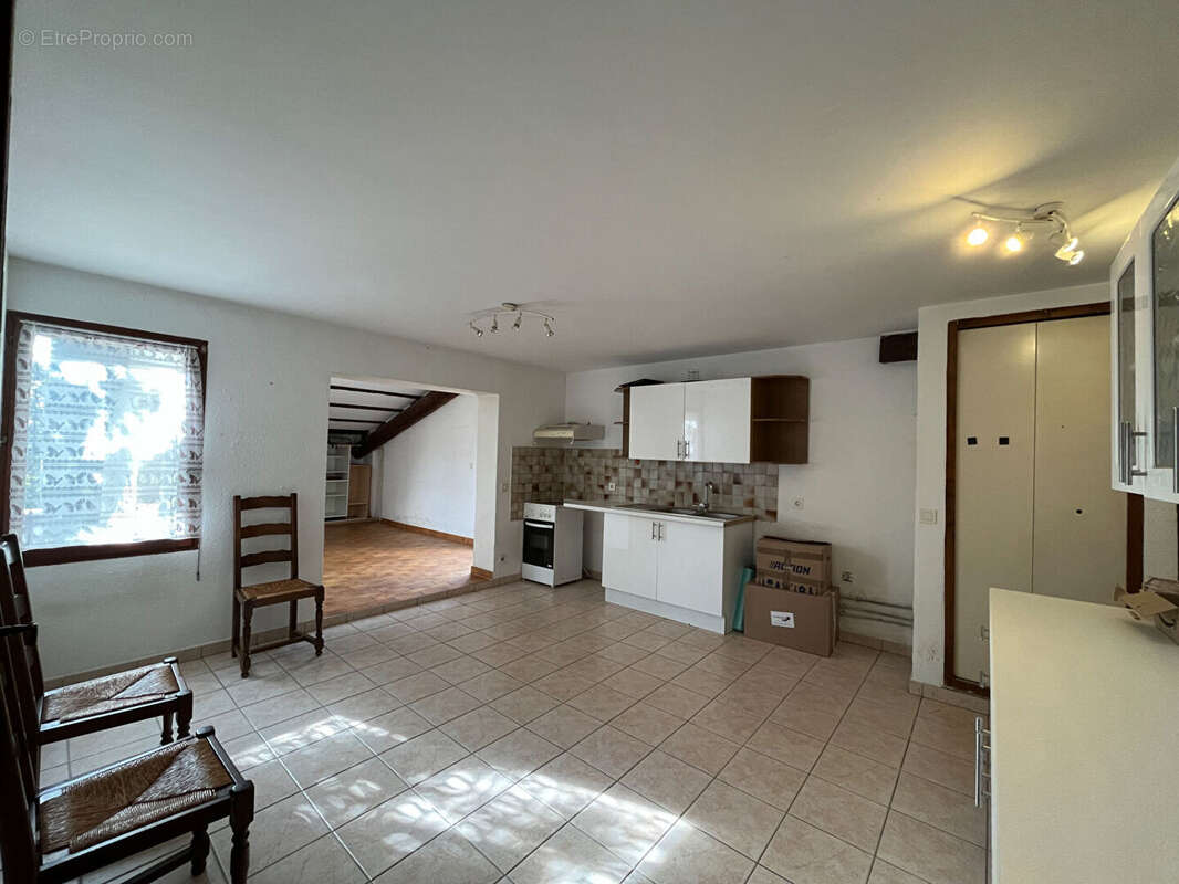 Appartement à CHATEAUNEUF-DE-GADAGNE