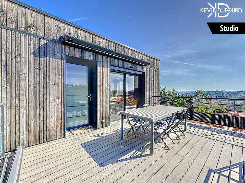 Maison à SAINT-ETIENNE-DE-FONTBELLON