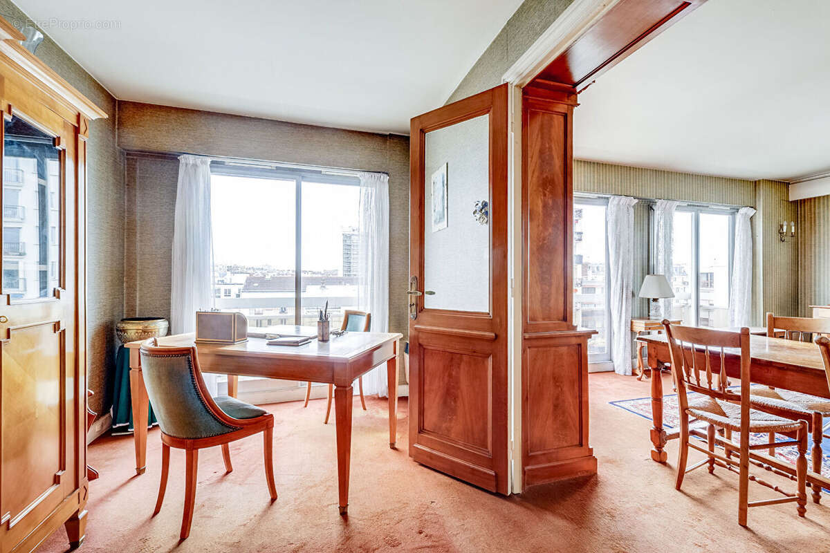 Appartement à PARIS-20E