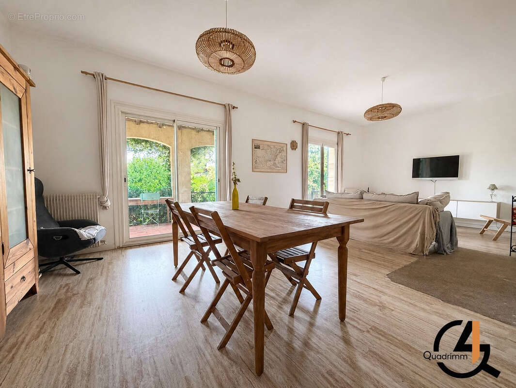 Maison T5 de plain-pied avec jardin, piscine et garage - Entre-Vignes - photo 4