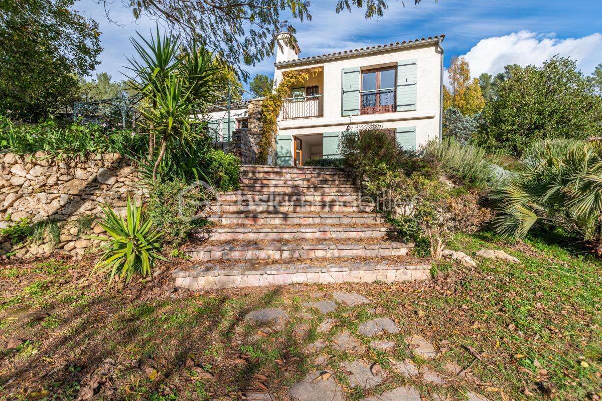 Maison à MEOUNES-LES-MONTRIEUX