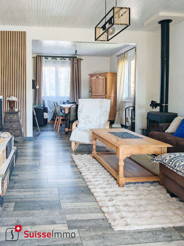 Maison à COLOMBIER-FONTAINE