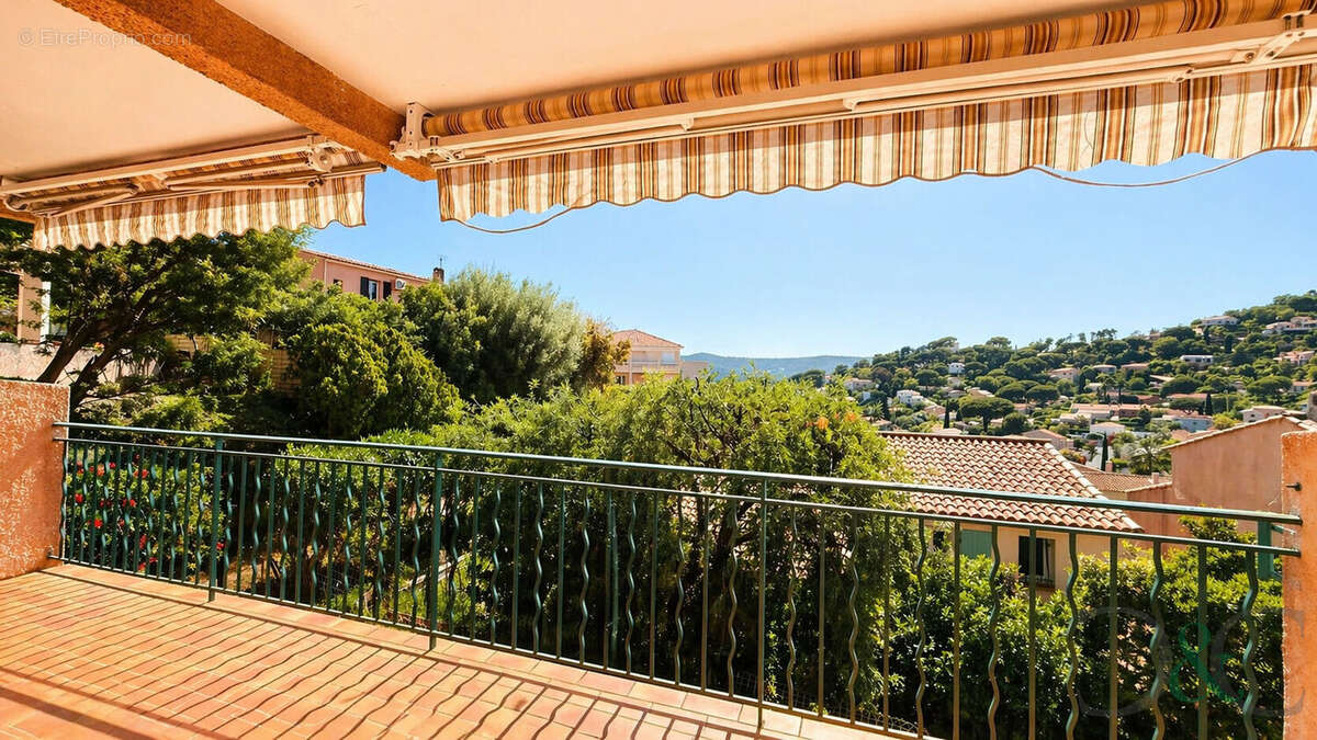 Appartement à BORMES-LES-MIMOSAS