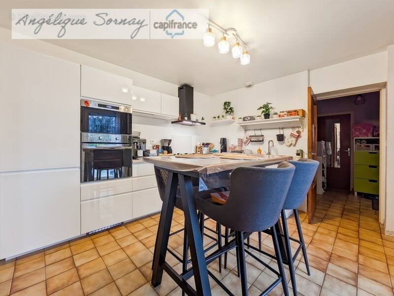 Maison à COMMENAILLES