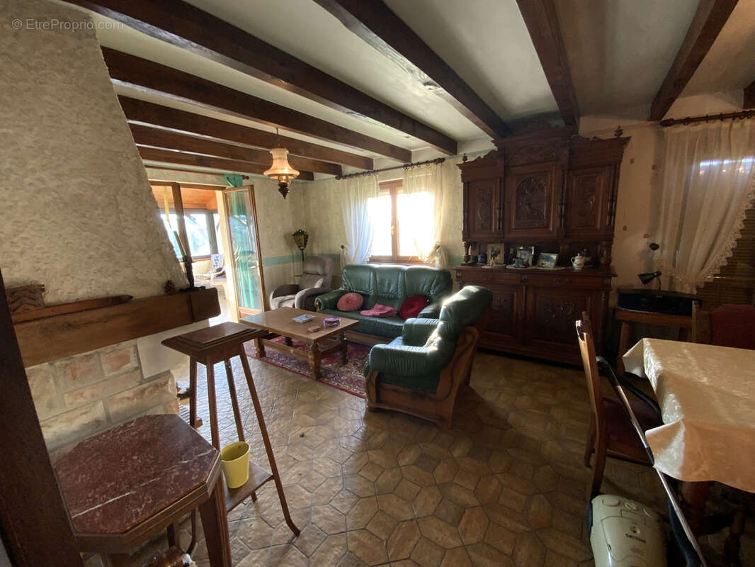 Maison à GRANGES-LE-BOURG