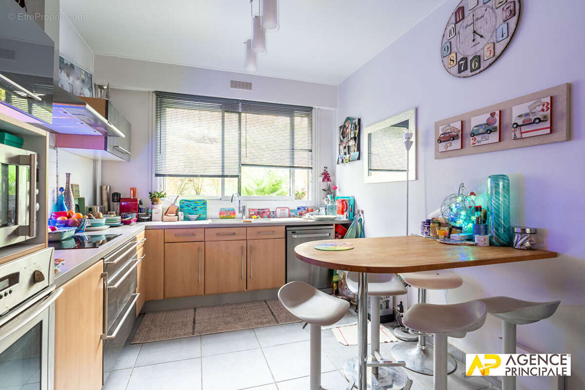 Appartement à LE MESNIL-LE-ROI