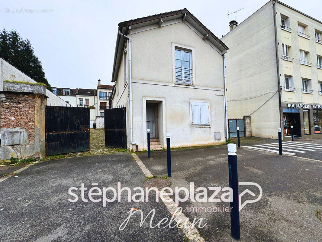 Maison à DAMMARIE-LES-LYS