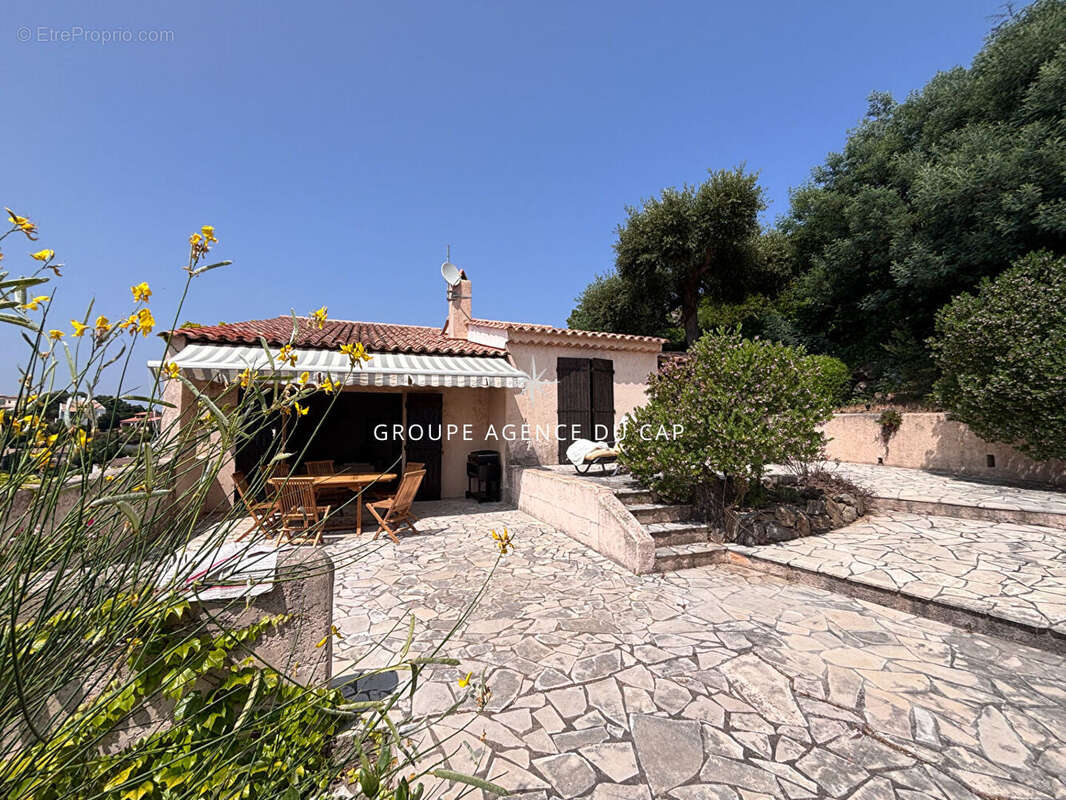 À vendre villa 5 chambres vue mer parking aux issambres - photo 2