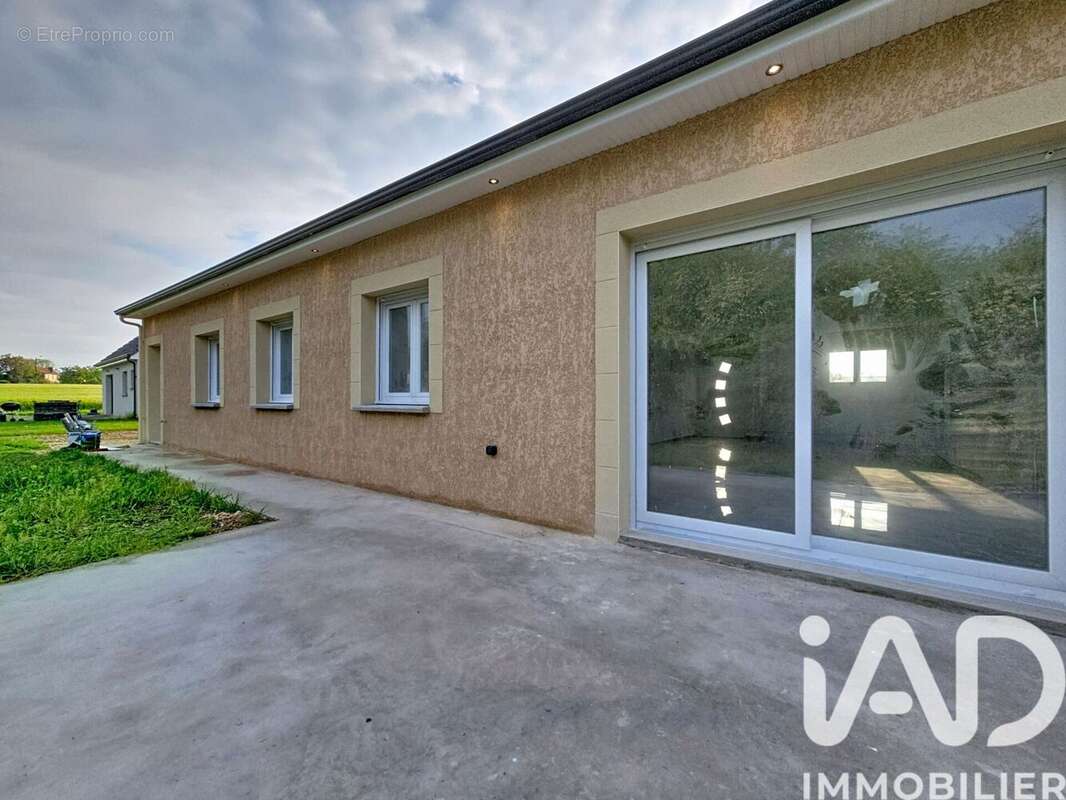 Maison 106 m² à Amagne  - photo 2