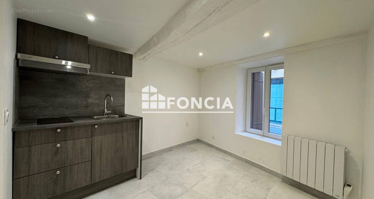 Appartement à ROQUEBRUNE-SUR-ARGENS