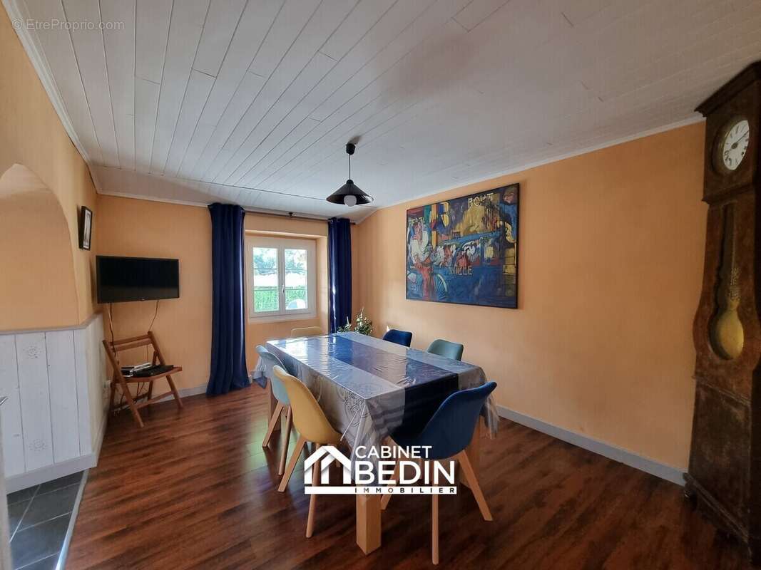 Maison à MONPRIMBLANC
