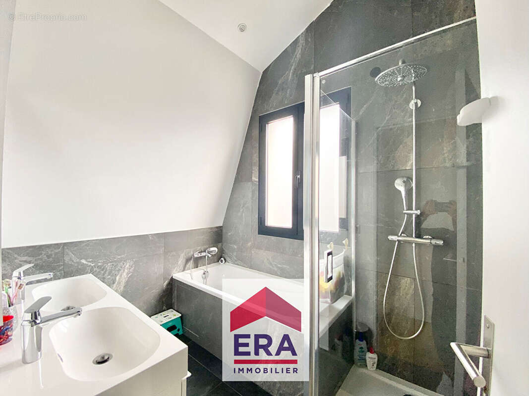 Maison à SARTROUVILLE