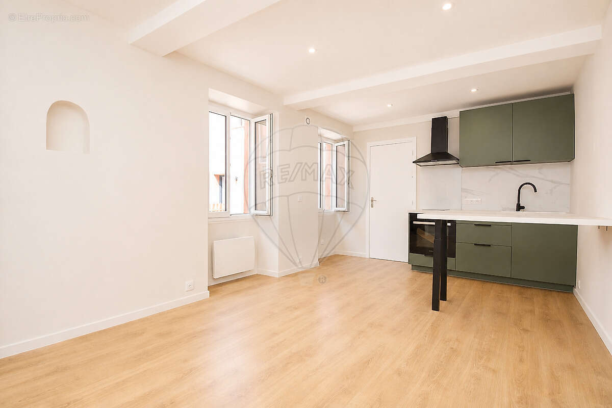 Appartement à VILLENEUVE-LOUBET