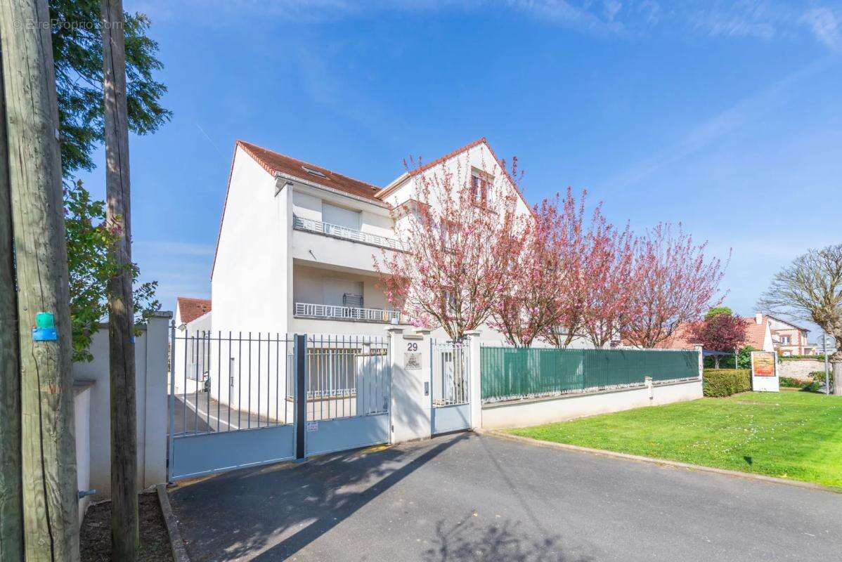 Appartement à PONTAULT-COMBAULT