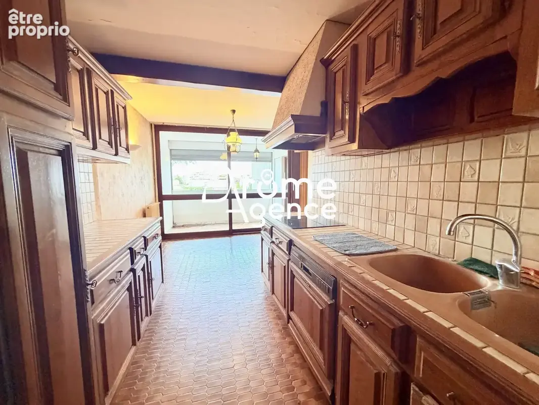 Appartement 4 pièces 93 m² à vendre à Valence (26000) - photo 2