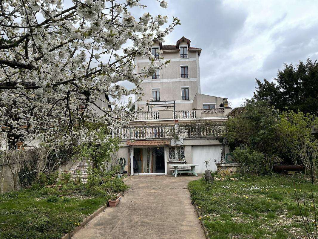 Maison à VARENNES-JARCY