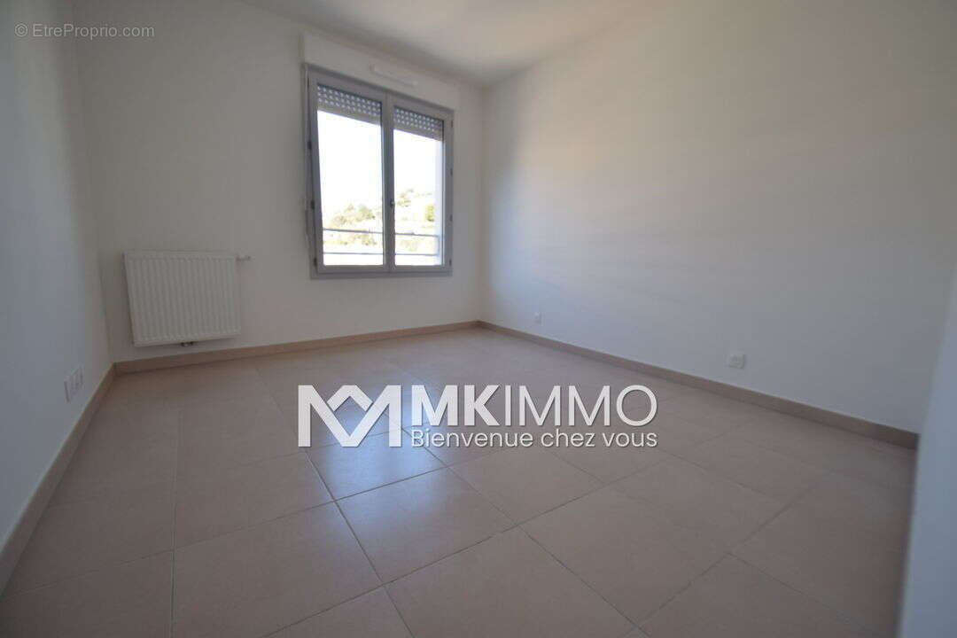 Appartement à SAINT-LAURENT-DU-VAR