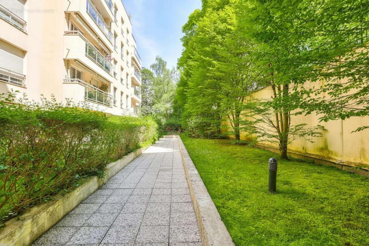 Appartement à PARIS-20E