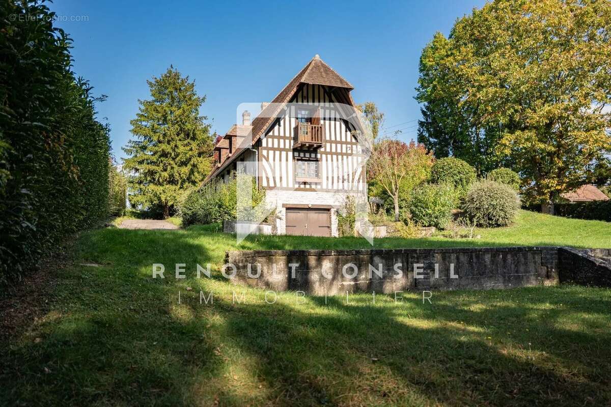 Maison à AMFREVILLE-LES-CHAMPS