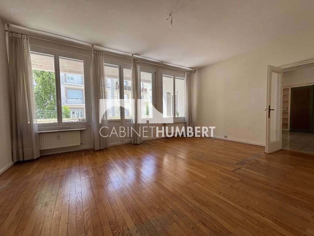 Appartement 102 m² à Saint-Etienne  - photo 3