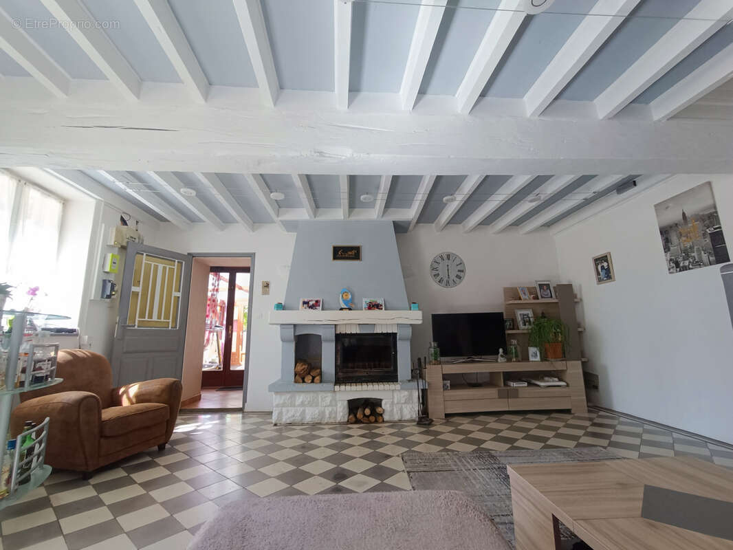 Maison à PRECY