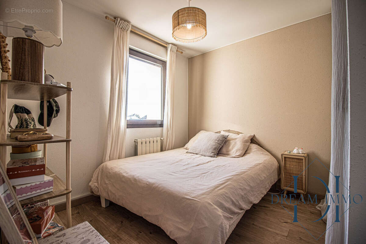 Maison à VIC-LA-GARDIOLE