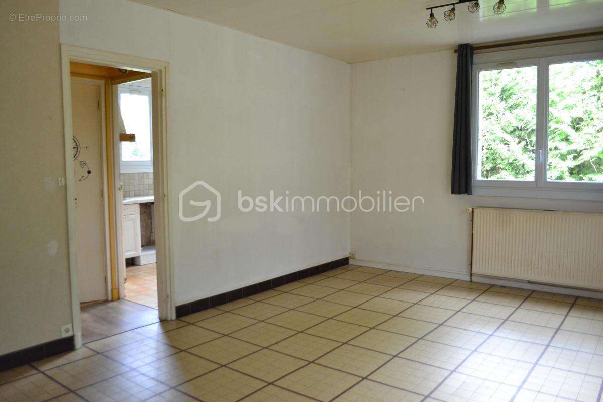 À vendre : Maison élevée sur sous-sol dans un quartier calme et recherché - photo 7