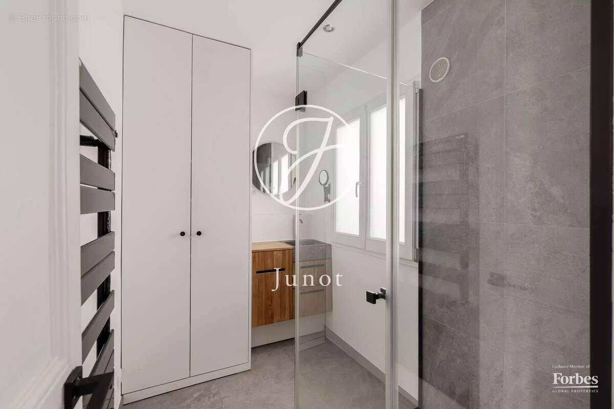 Appartement à PARIS-10E