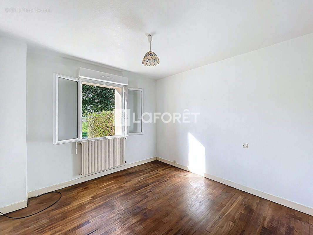 Maison à SAINT-JEAN-LA-POTERIE