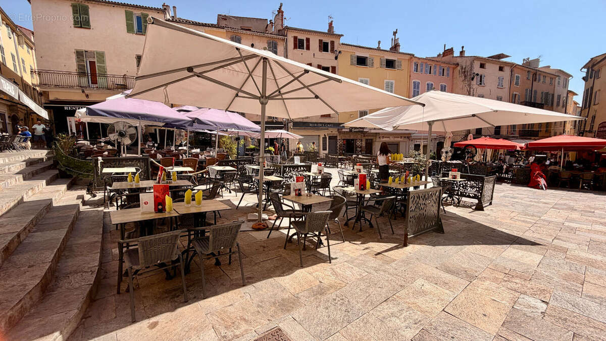 A vendre fonds de commerce bar-brasserie-glacier 96 m2 licence iv idealement situe dans le centre de hyeres - photo 7