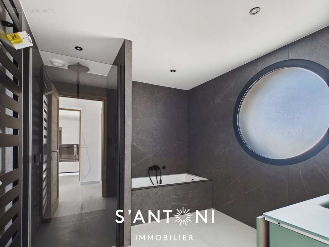 Villa de prestige - Frais de notaire réduits - Secteur privilégié - photo 8