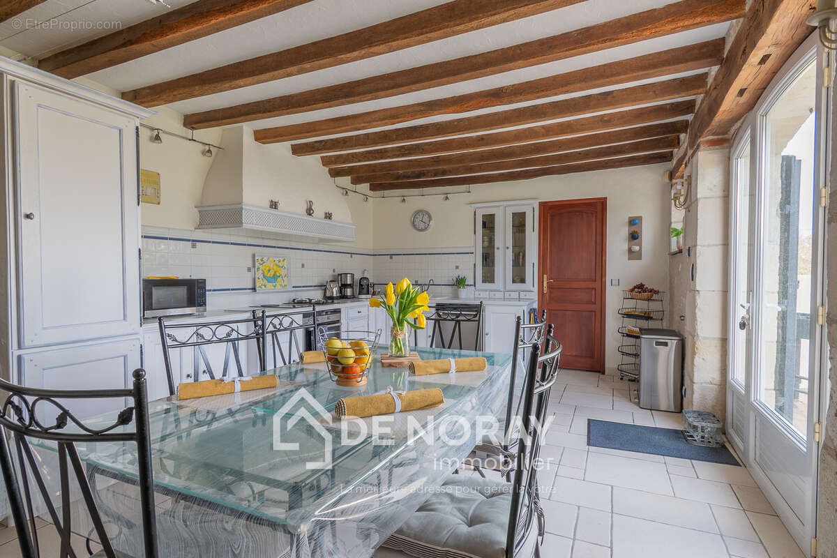 Deux maison, 260m2 et 90m2, dépendances terrain clos de 7500m2 - photo 5