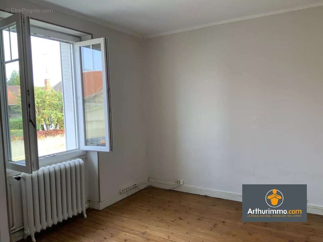 Maison à NEUFCHATEL-SUR-AISNE