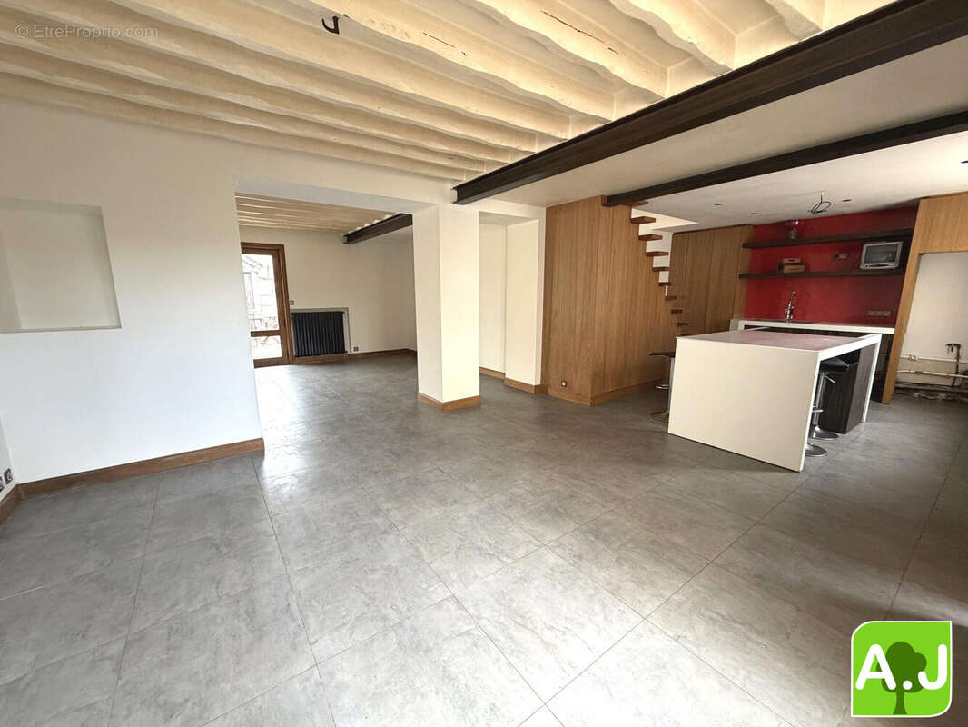 Maison 111 m² à Bois-Le-Roi  - photo 2