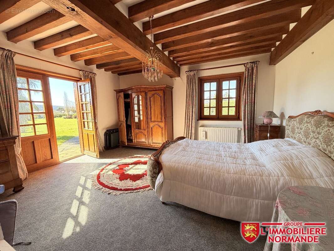 Propriété de caractère de style normand sur plus de 1,4 hectare constructible - photo 9