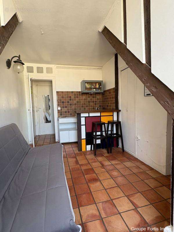 Appartement à PARIS-1E