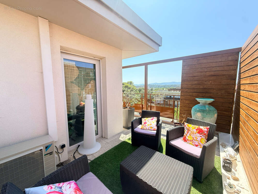 Frejus, un ecrin de verdure en dernier etage - photo 7