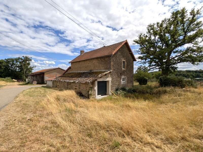 Maison à SAINT-BONNET-DE-CRAY