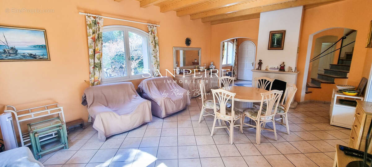 Maison à LES ISSAMBRES