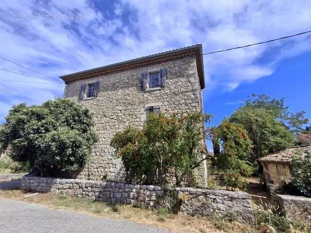 Maison à RUOMS