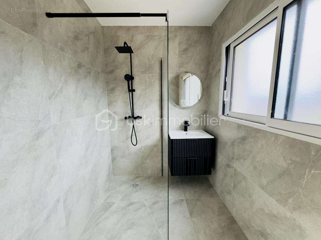 Maison à PUGNY-CHATENOD